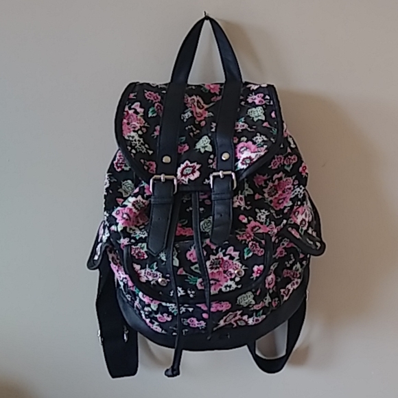 Candie's Handbags - Pretty Candie's Floral backpack
